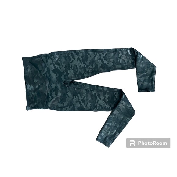 Spanx Leggings Womens Medium‎ Faux Leather Camo Matte Black M Blogger Favorite - Picture 6 of 10